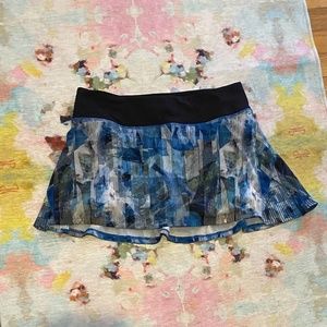 Lululemon Play Off the Pleats Skirt Sz 6 in Sun Dazed Multi Blue/Super Dark